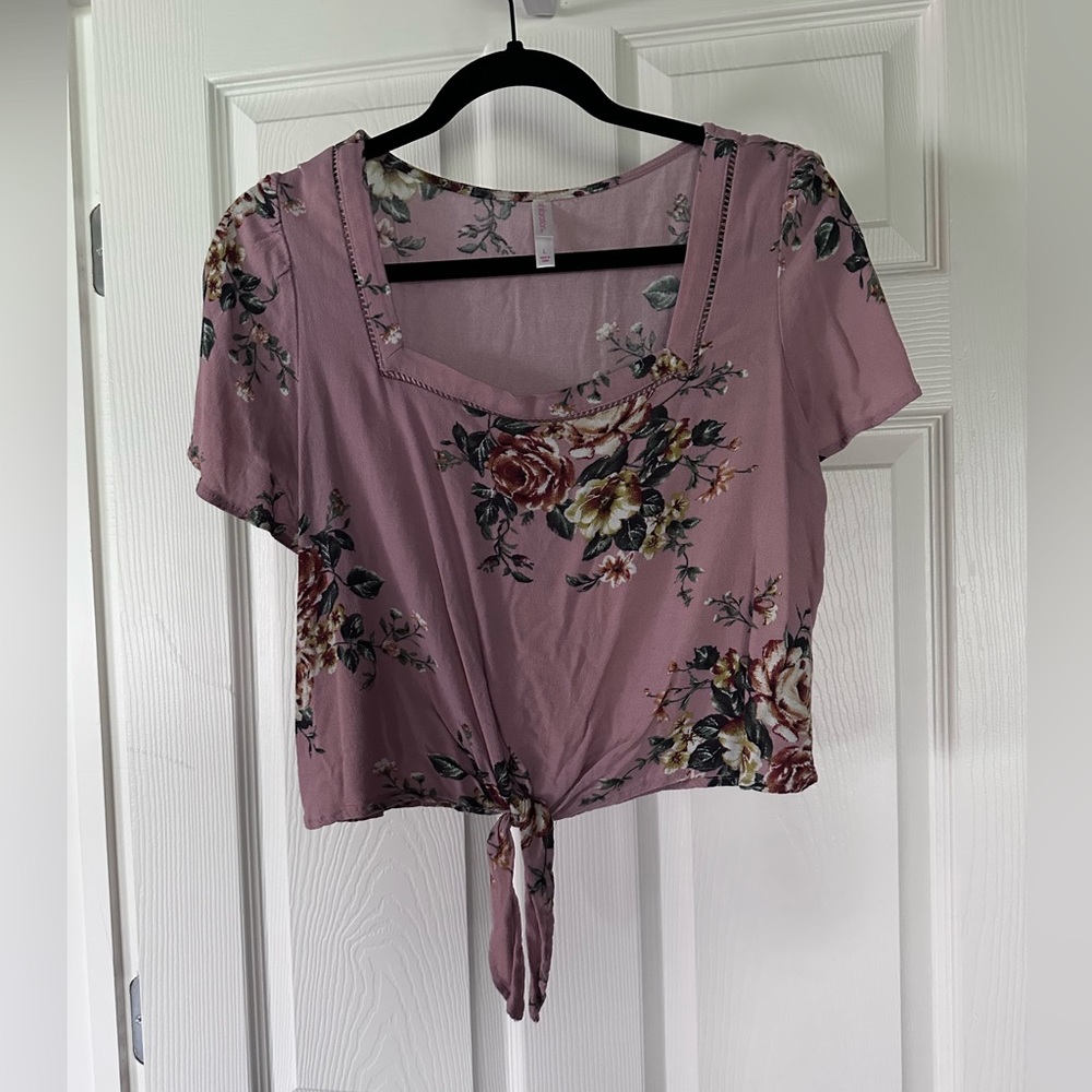 Square neck tie floral shirt